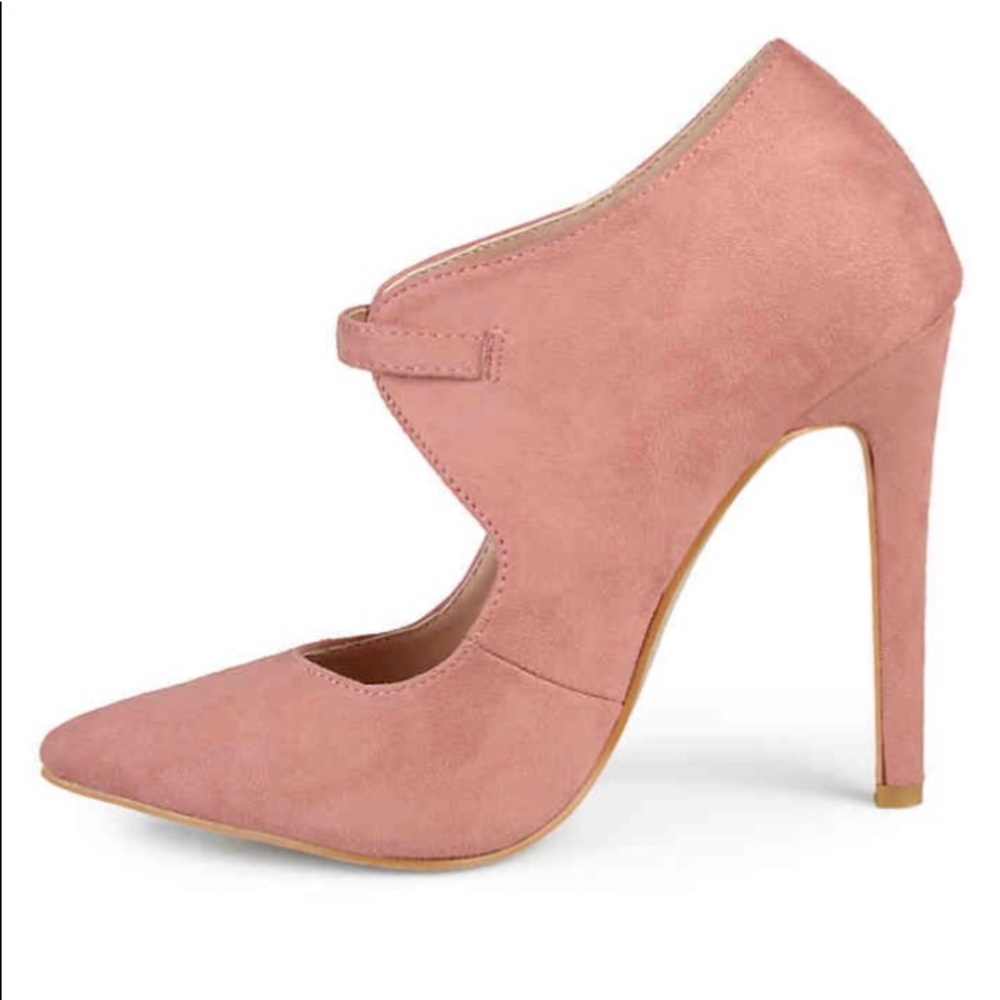 Women’s Pump - Picture 2 of 3